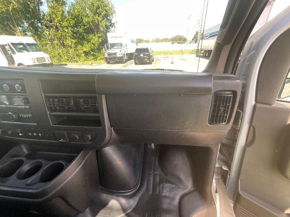 Light Duty Box Truck-Light and Medium Duty Trucks-GMC-2022-Savana G33903-Plymouth-MI-127,464\n\t\tmiles-$ 25,750 - Image 20