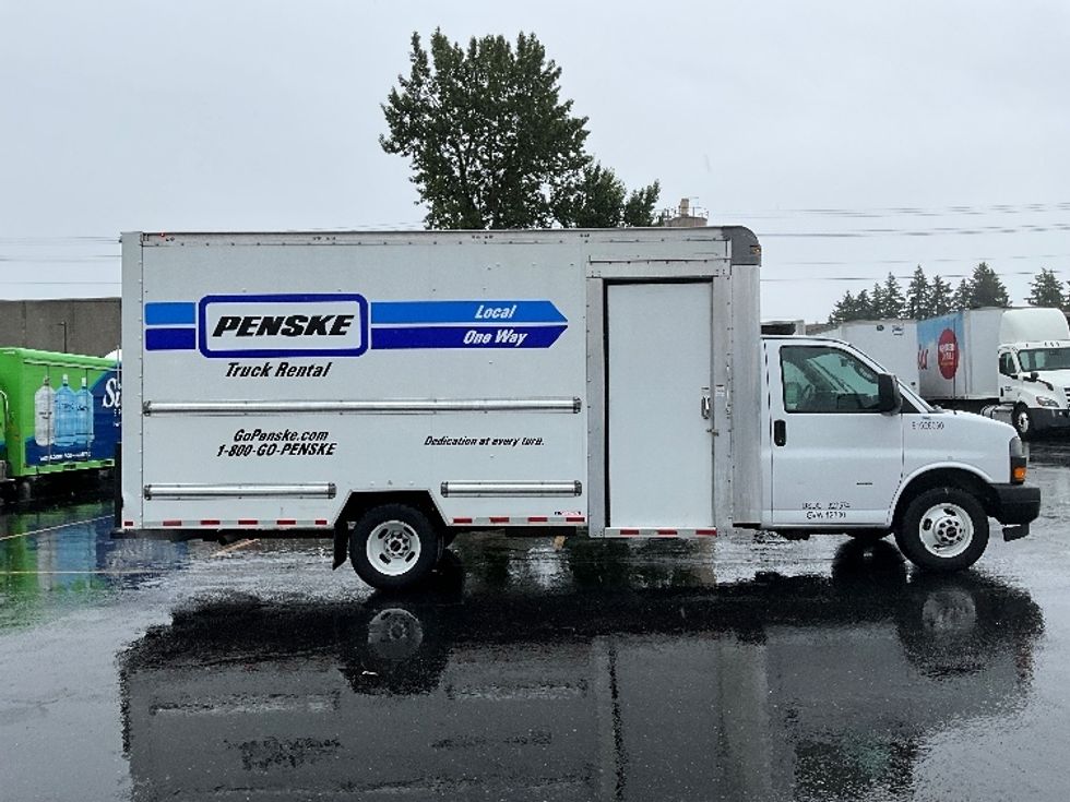 Light Duty Box Truck-Light and Medium Duty Trucks-GMC-2022-Savana G33903-Portland-OR-41,349\n\t\tmiles-$ 42,250 - Image 15