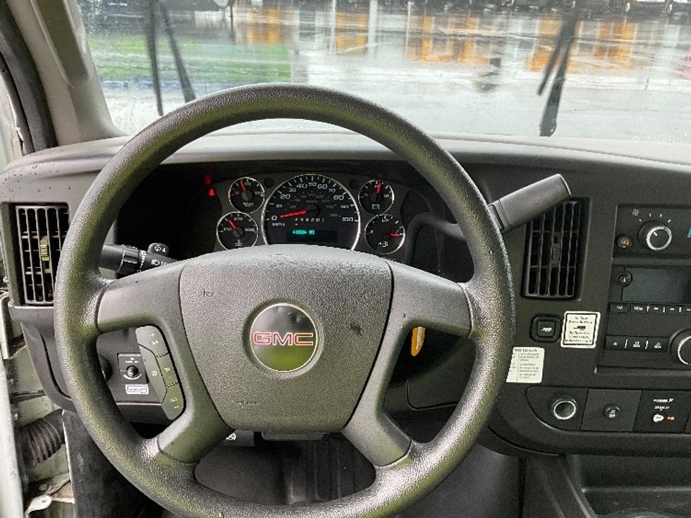 Light Duty Box Truck-Light and Medium Duty Trucks-GMC-2022-Savana G33903-Portland-OR-41,349\n\t\tmiles-$ 42,250 - Image 18