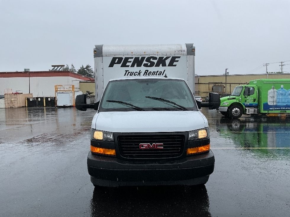 Light Duty Box Truck-Light and Medium Duty Trucks-GMC-2022-Savana G33903-Portland-OR-41,349\n\t\tmiles-$ 42,250 - Image 2