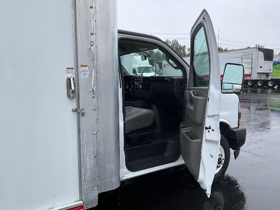 Light Duty Box Truck-Light and Medium Duty Trucks-GMC-2022-Savana G33903-Portland-OR-41,349\n\t\tmiles-$ 42,250 - Image 20