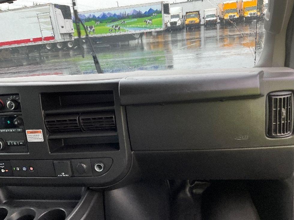 Light Duty Box Truck-Light and Medium Duty Trucks-GMC-2022-Savana G33903-Portland-OR-41,349\n\t\tmiles-$ 42,250 - Image 21