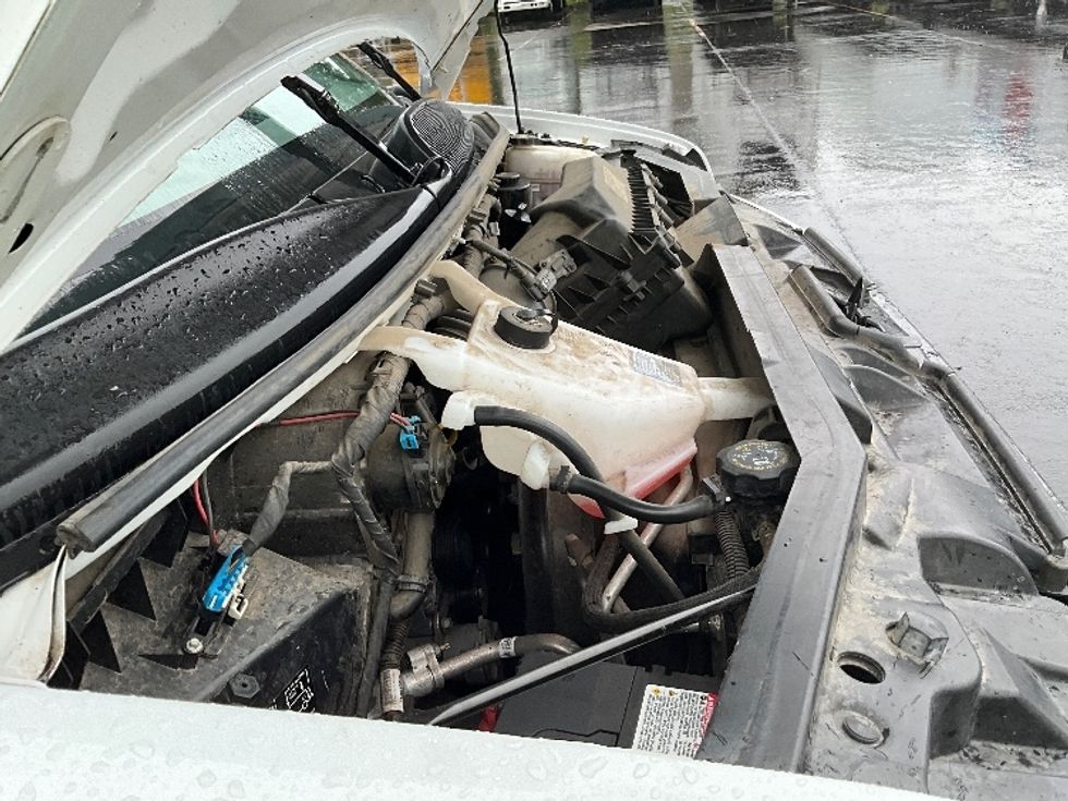Light Duty Box Truck-Light and Medium Duty Trucks-GMC-2022-Savana G33903-Portland-OR-41,349\n\t\tmiles-$ 42,250 - Image 23