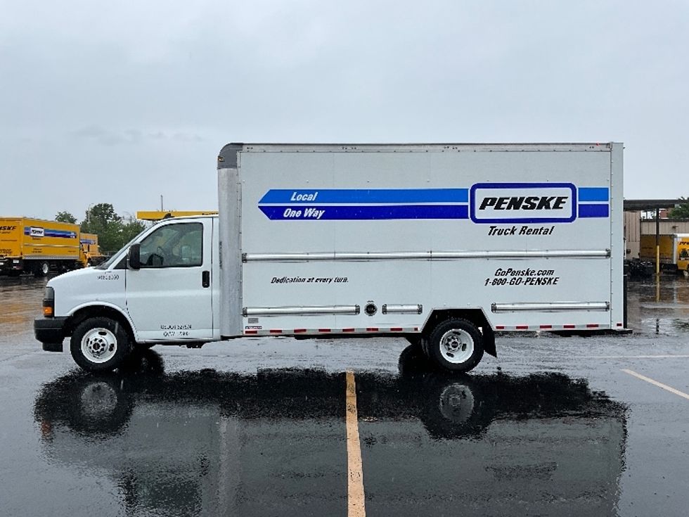 Light Duty Box Truck-Light and Medium Duty Trucks-GMC-2022-Savana G33903-Portland-OR-41,349\n\t\tmiles-$ 42,250 - Image 4