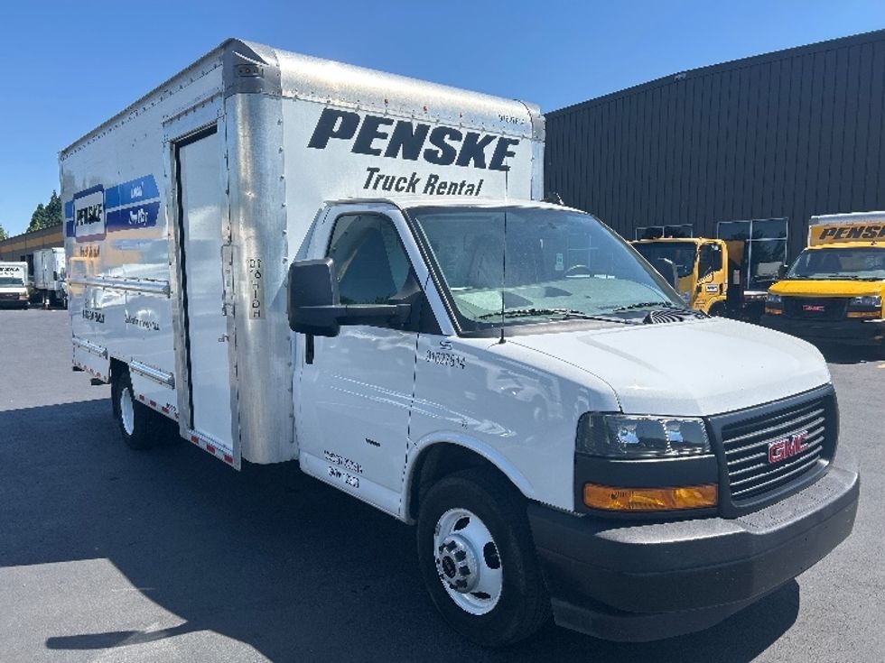 Light Duty Box Truck-Light and Medium Duty Trucks-GMC-2022-Savana G33903-Portland-OR-47,684\n\t\tmiles-$ 44,000 - Image 1
