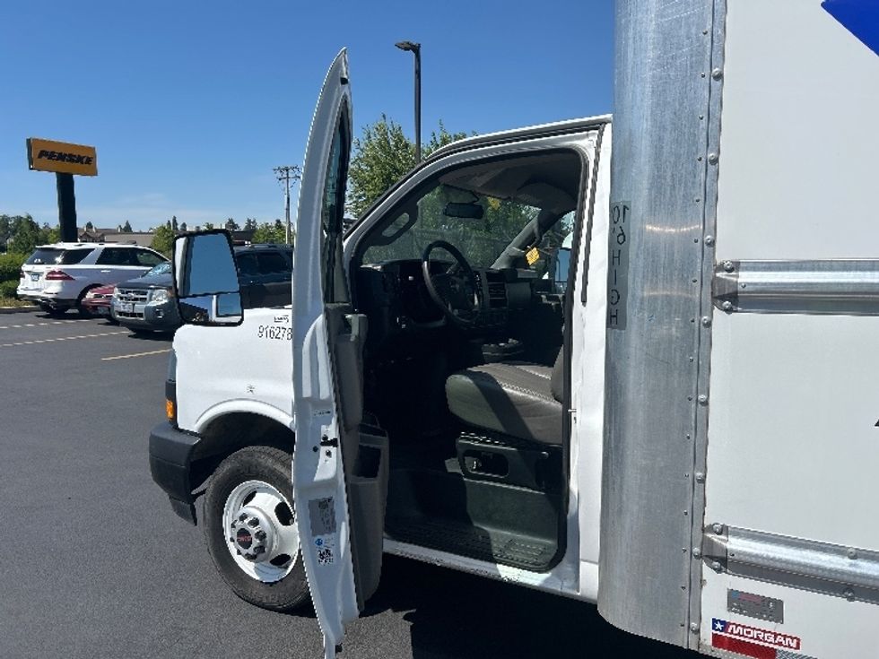 Light Duty Box Truck-Light and Medium Duty Trucks-GMC-2022-Savana G33903-Portland-OR-47,684\n\t\tmiles-$ 44,000 - Image 16