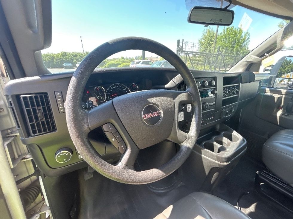 Light Duty Box Truck-Light and Medium Duty Trucks-GMC-2022-Savana G33903-Portland-OR-47,684\n\t\tmiles-$ 44,000 - Image 17