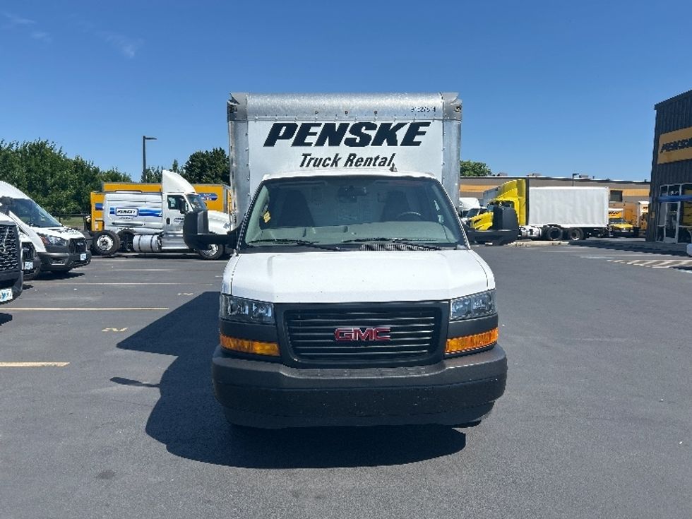 Light Duty Box Truck-Light and Medium Duty Trucks-GMC-2022-Savana G33903-Portland-OR-47,684\n\t\tmiles-$ 44,000 - Image 2