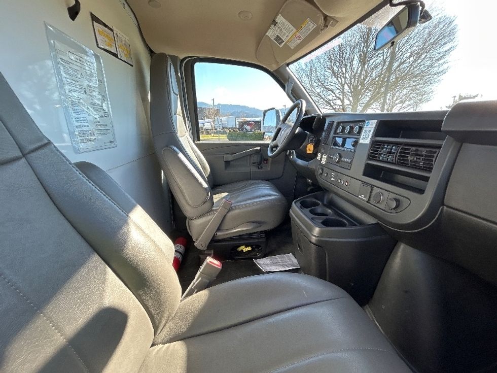 Light Duty Box Truck-Light and Medium Duty Trucks-GMC-2022-Savana G33903-Portland-OR-48,745\n\t\tmiles-$ 40,250 - Image 22