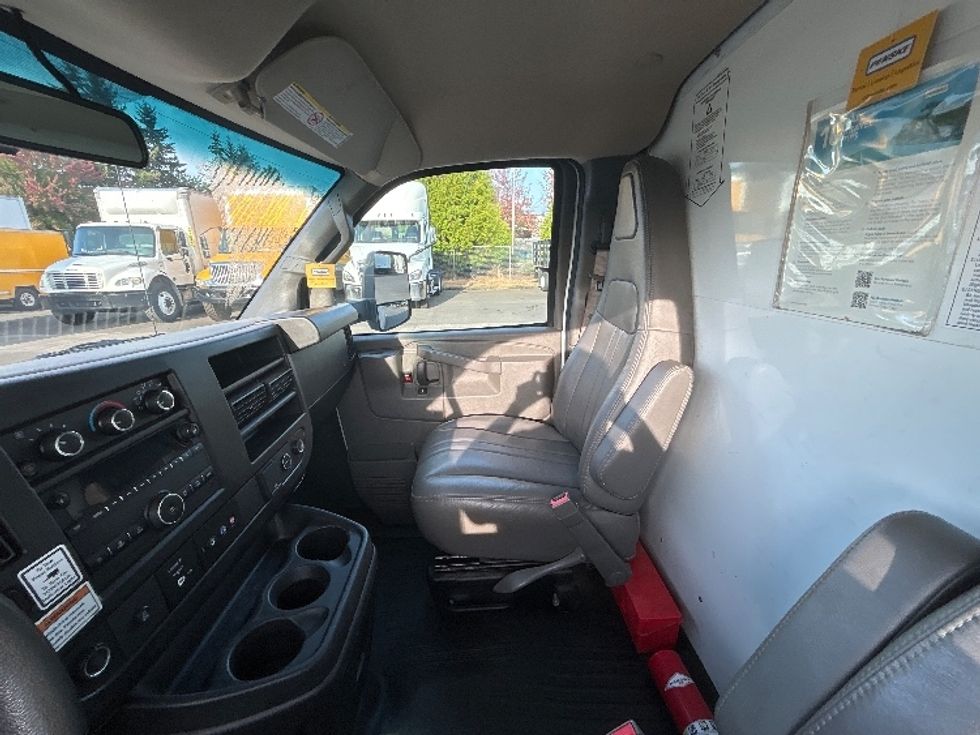 Light Duty Box Truck-Light and Medium Duty Trucks-GMC-2022-Savana G33903-Portland-OR-53,782\n\t\tmiles-$ 34,750 - Image 19