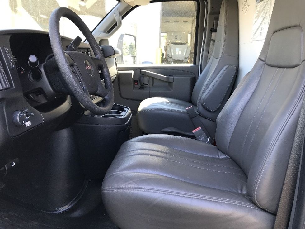 Light Duty Box Truck-Light and Medium Duty Trucks-GMC-2022-Savana G33903-Portland-OR-72,609\n\t\tmiles-$ 42,000 - Image 19