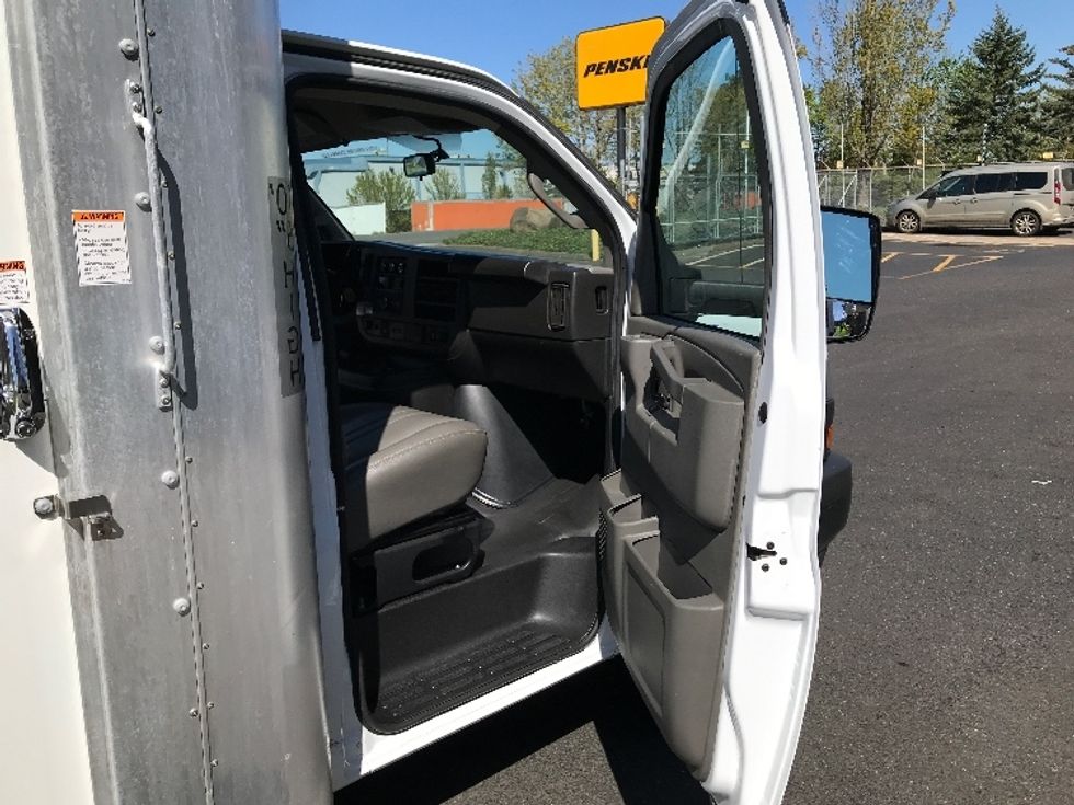 Light Duty Box Truck-Light and Medium Duty Trucks-GMC-2022-Savana G33903-Portland-OR-72,609\n\t\tmiles-$ 42,000 - Image 20