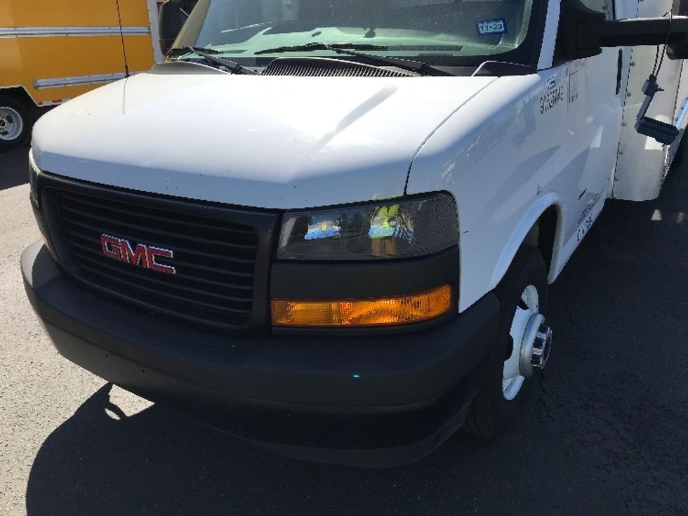Light Duty Box Truck-Light and Medium Duty Trucks-GMC-2022-Savana G33903-Portland-OR-72,609\n\t\tmiles-$ 42,000 - Image 27