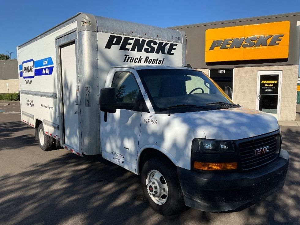 Light Duty Box Truck-Light and Medium Duty Trucks-GMC-2022-Savana G33903-Portland-OR-73,502\n\t\tmiles-$ 34,000 - Image 1