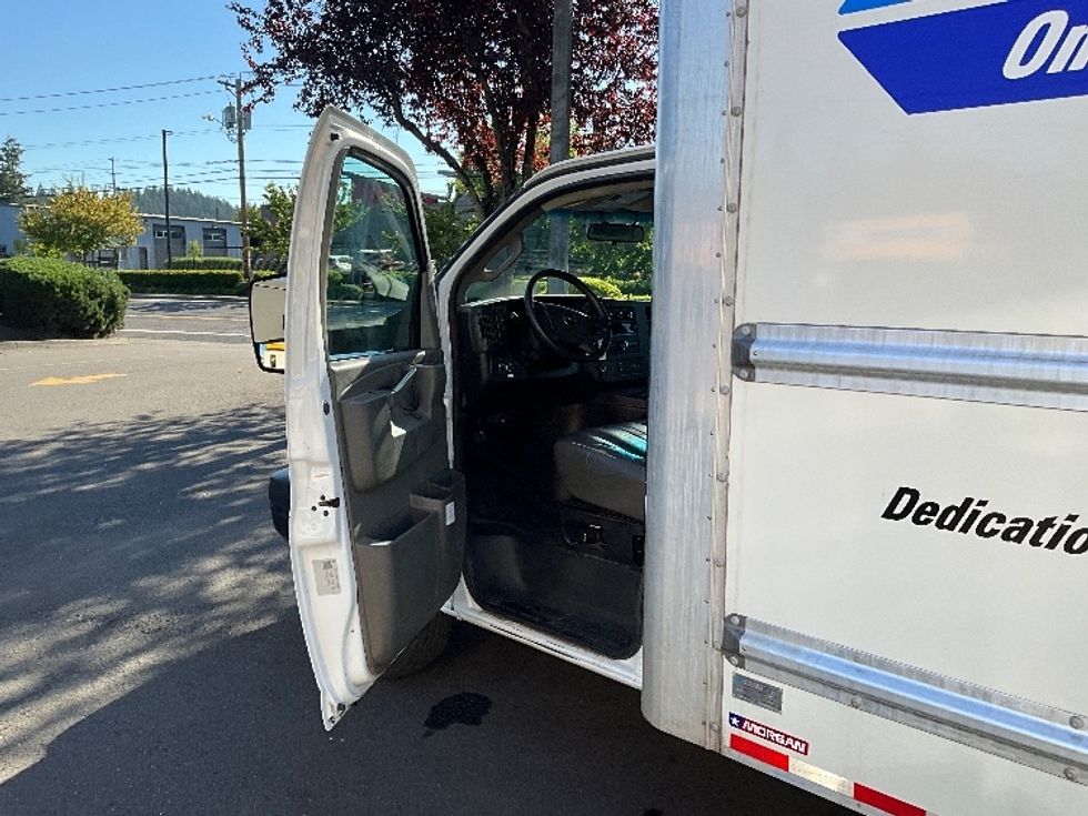 Light Duty Box Truck-Light and Medium Duty Trucks-GMC-2022-Savana G33903-Portland-OR-73,502\n\t\tmiles-$ 34,000 - Image 16