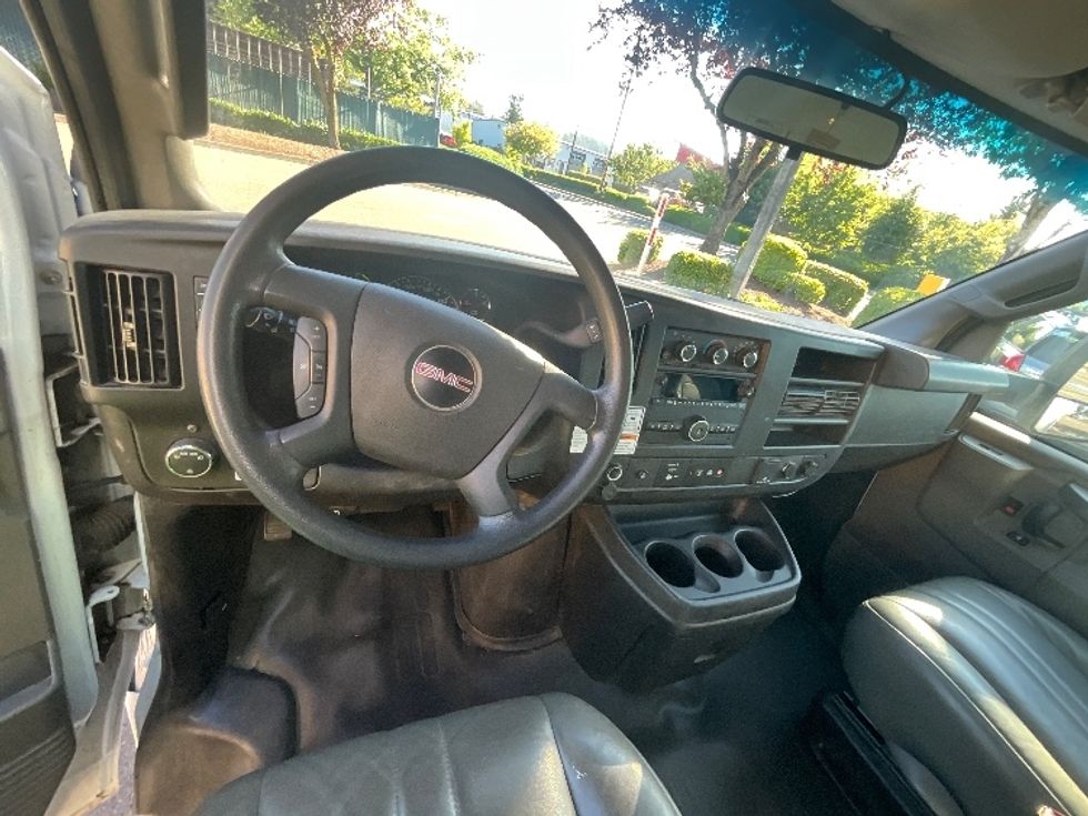 Light Duty Box Truck-Light and Medium Duty Trucks-GMC-2022-Savana G33903-Portland-OR-73,502\n\t\tmiles-$ 34,000 - Image 18