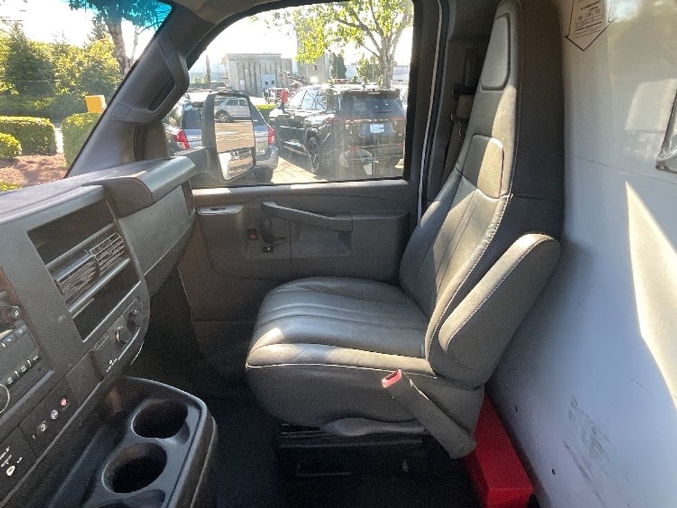 Light Duty Box Truck-Light and Medium Duty Trucks-GMC-2022-Savana G33903-Portland-OR-73,502\n\t\tmiles-$ 34,000 - Image 19