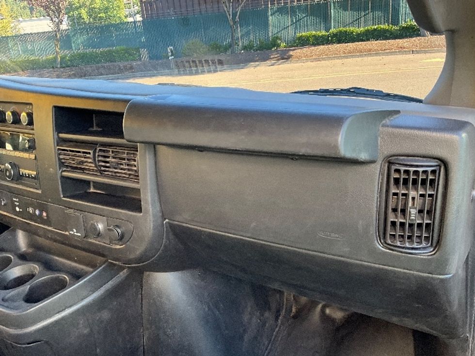 Light Duty Box Truck-Light and Medium Duty Trucks-GMC-2022-Savana G33903-Portland-OR-73,502\n\t\tmiles-$ 34,000 - Image 21