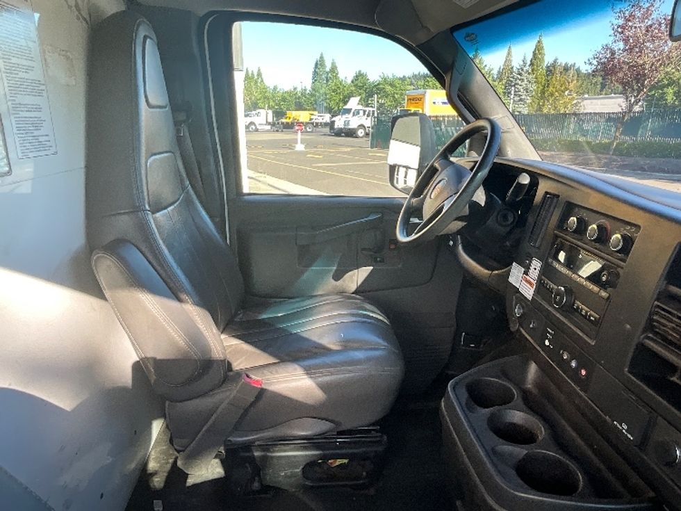 Light Duty Box Truck-Light and Medium Duty Trucks-GMC-2022-Savana G33903-Portland-OR-73,502\n\t\tmiles-$ 34,000 - Image 22
