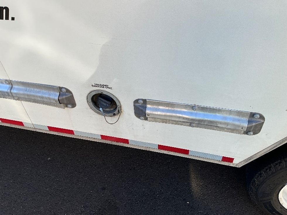 Light Duty Box Truck-Light and Medium Duty Trucks-GMC-2022-Savana G33903-Portland-OR-73,502\n\t\tmiles-$ 34,000 - Image 27