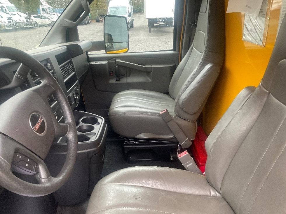 Light Duty Box Truck-Light and Medium Duty Trucks-GMC-2022-Savana G33903-Prince George-VA-134,720\n\t\tmiles-$ 24,000 - Image 19