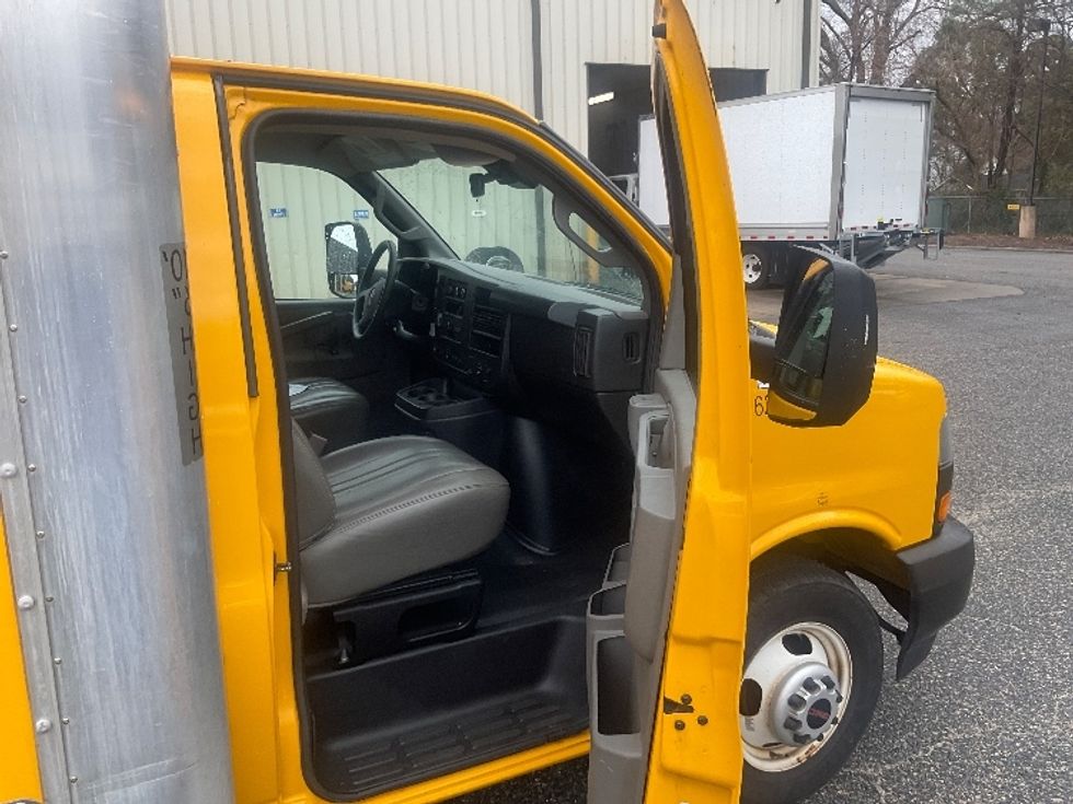 Light Duty Box Truck-Light and Medium Duty Trucks-GMC-2022-Savana G33903-Prince George-VA-134,720\n\t\tmiles-$ 24,000 - Image 20