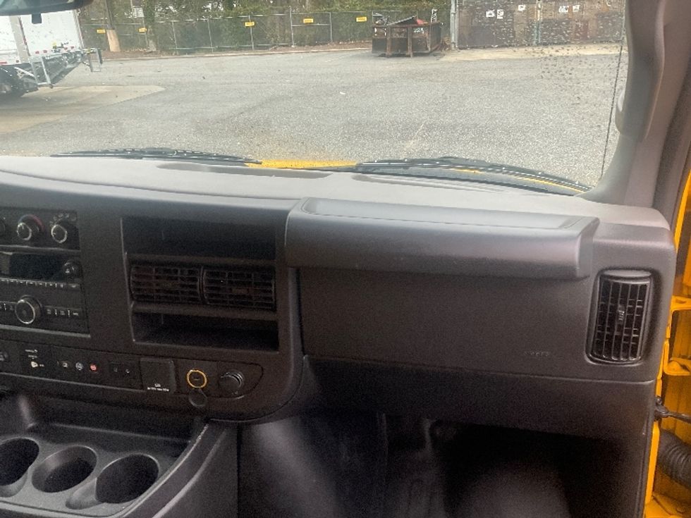 Light Duty Box Truck-Light and Medium Duty Trucks-GMC-2022-Savana G33903-Prince George-VA-134,720\n\t\tmiles-$ 24,000 - Image 21