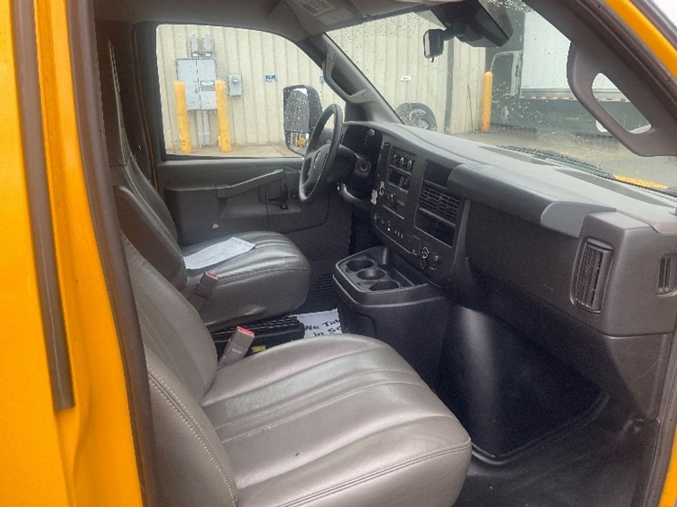 Light Duty Box Truck-Light and Medium Duty Trucks-GMC-2022-Savana G33903-Prince George-VA-134,720\n\t\tmiles-$ 24,000 - Image 22