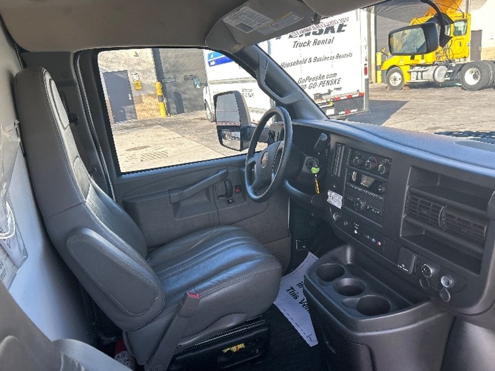 Light Duty Box Truck-Light and Medium Duty Trucks-GMC-2022-Savana G33903-Prince George-VA-34,832\n\t\tmiles-$ 30,750 - Image 21