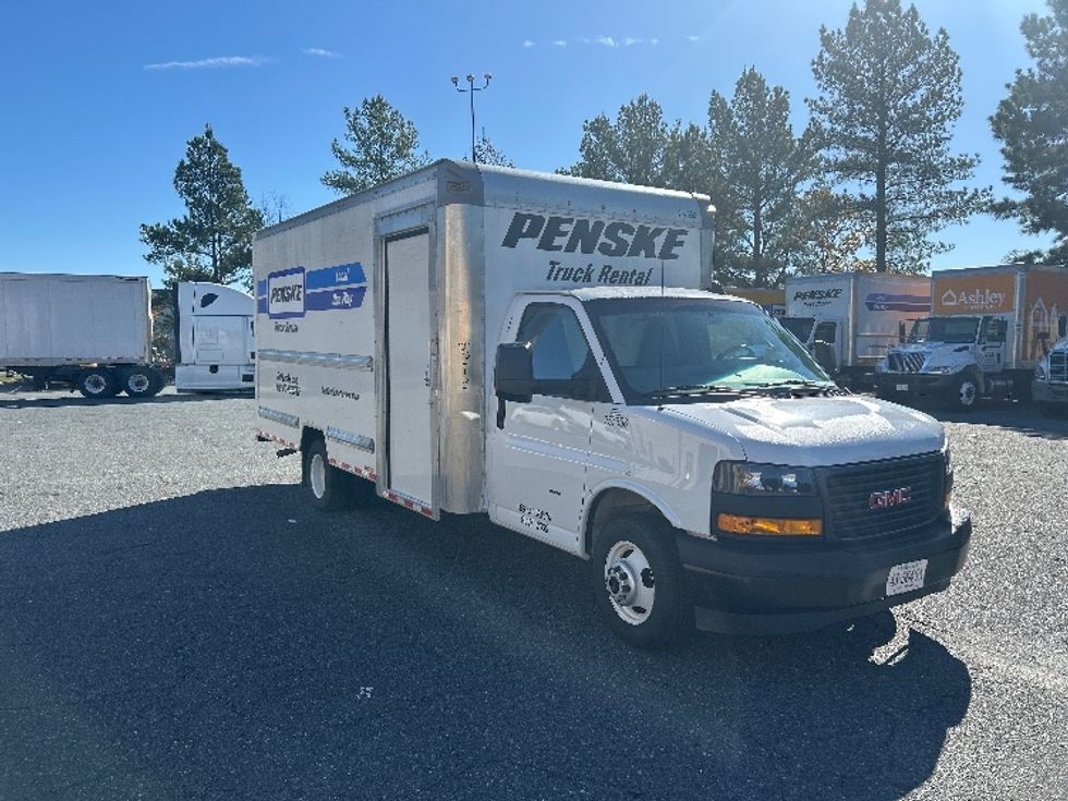 Light Duty Box Truck-Light and Medium Duty Trucks-GMC-2022-Savana G33903-Prince George-VA-45,898\n\t\tmiles-$ 44,500 - Image 1