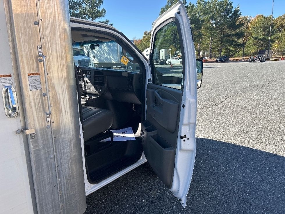 Light Duty Box Truck-Light and Medium Duty Trucks-GMC-2022-Savana G33903-Prince George-VA-45,898\n\t\tmiles-$ 44,500 - Image 20