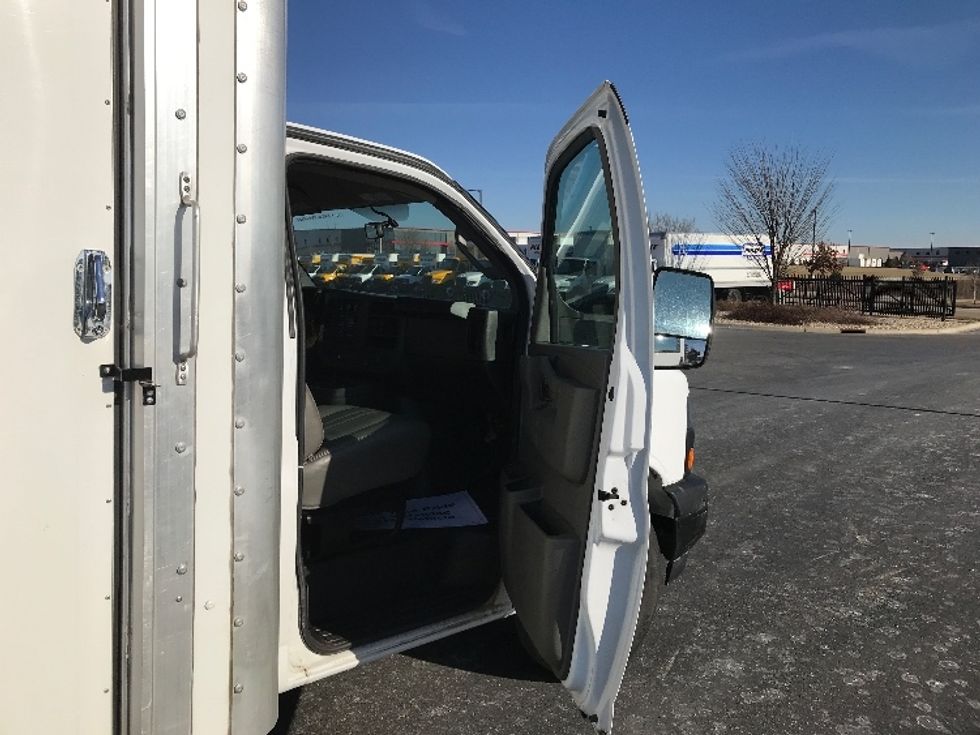 Light Duty Box Truck-Light and Medium Duty Trucks-GMC-2022-Savana G33903-Prince George-VA-61,034\n\t\tmiles-$ 31,500 - Image 20