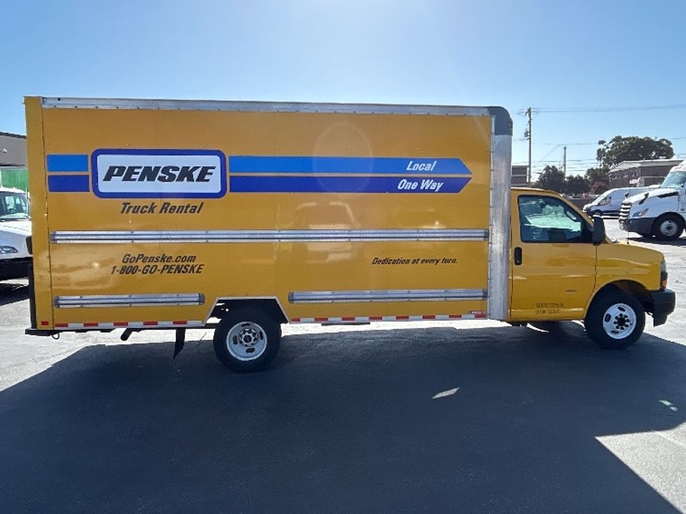 Light Duty Box Truck-Light and Medium Duty Trucks-GMC-2022-Savana G33903-Raleigh-NC-84,982\n\t\tmiles-$ 30,750 - Image 14