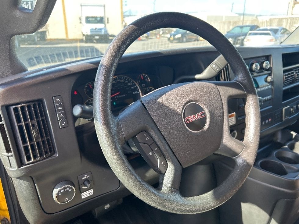 Light Duty Box Truck-Light and Medium Duty Trucks-GMC-2022-Savana G33903-Raleigh-NC-84,982\n\t\tmiles-$ 30,750 - Image 16