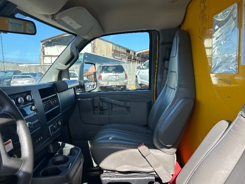 Light Duty Box Truck-Light and Medium Duty Trucks-GMC-2022-Savana G33903-Raleigh-NC-84,982\n\t\tmiles-$ 30,750 - Image 18