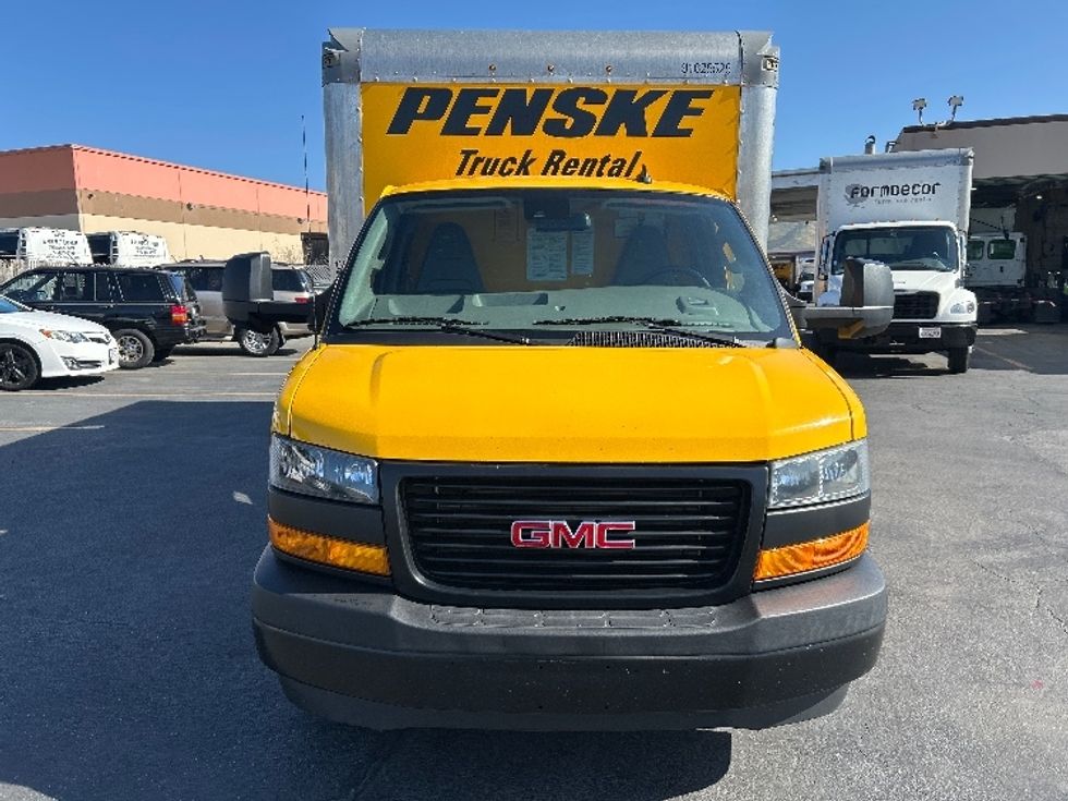 Light Duty Box Truck-Light and Medium Duty Trucks-GMC-2022-Savana G33903-Raleigh-NC-84,982\n\t\tmiles-$ 30,750 - Image 2