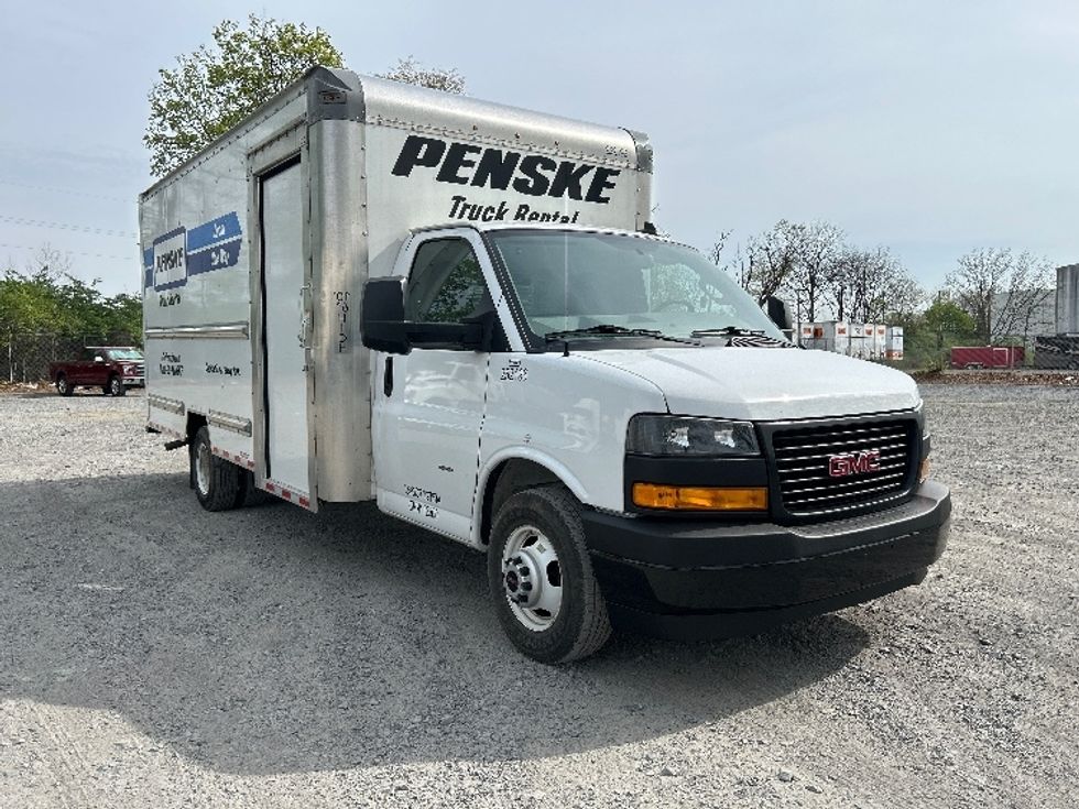Light Duty Box Truck-Light and Medium Duty Trucks-GMC-2022-Savana G33903-Reading-PA-34,528\n\t\tmiles-$ 41,750 - Image 1