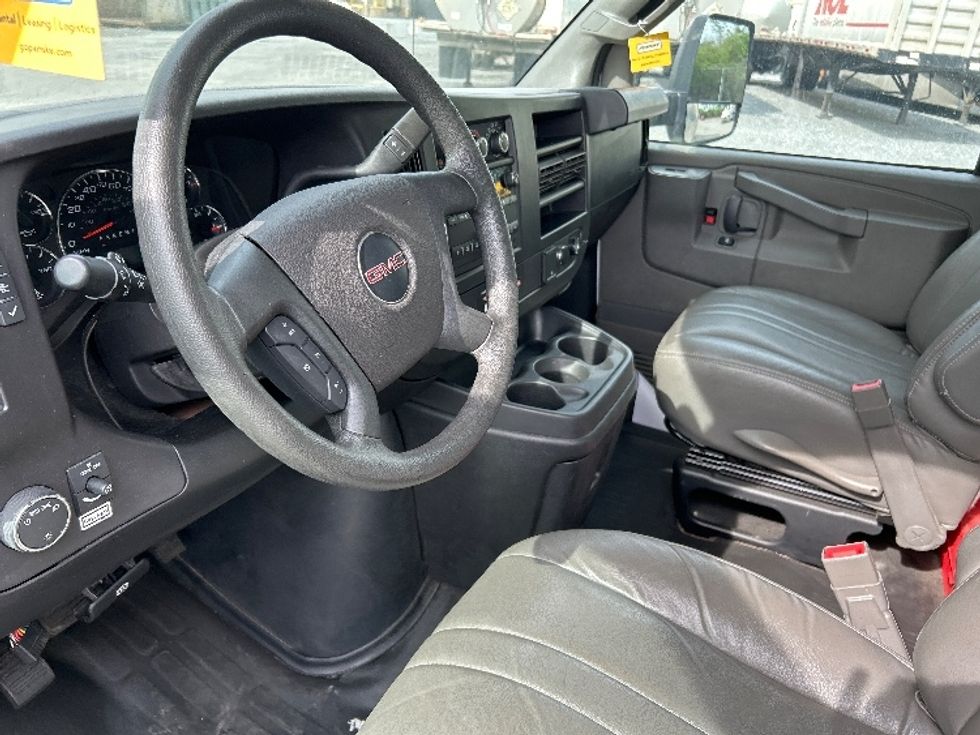 Light Duty Box Truck-Light and Medium Duty Trucks-GMC-2022-Savana G33903-Reading-PA-34,528\n\t\tmiles-$ 41,750 - Image 17