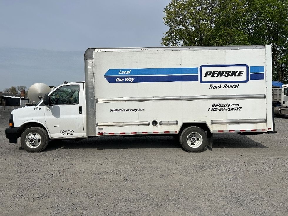 Light Duty Box Truck-Light and Medium Duty Trucks-GMC-2022-Savana G33903-Reading-PA-34,528\n\t\tmiles-$ 41,750 - Image 4