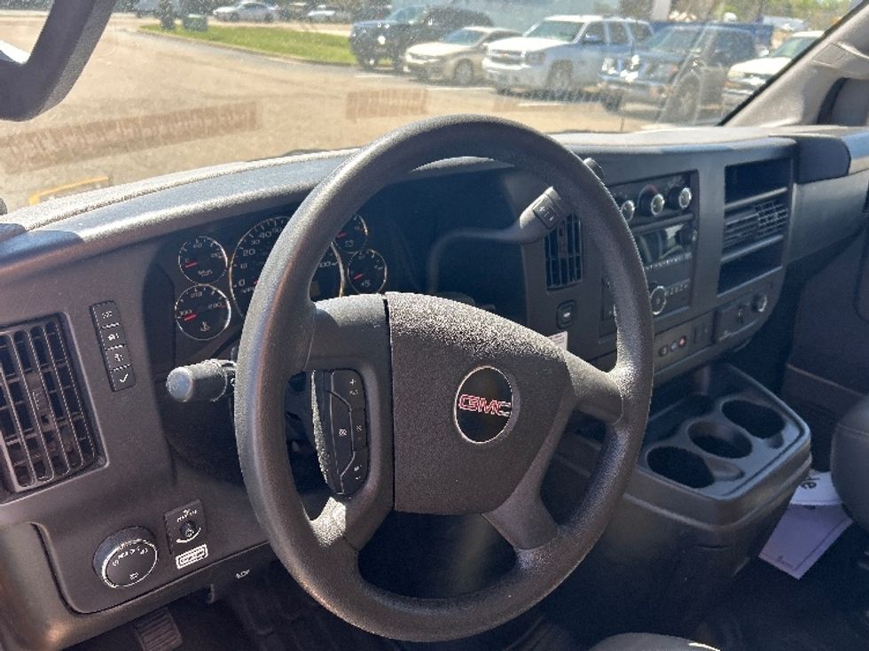 Light Duty Box Truck-Light and Medium Duty Trucks-GMC-2022-Savana G33903-Richland-MS-113,612\n\t\tmiles-$ 25,500 - Image 16