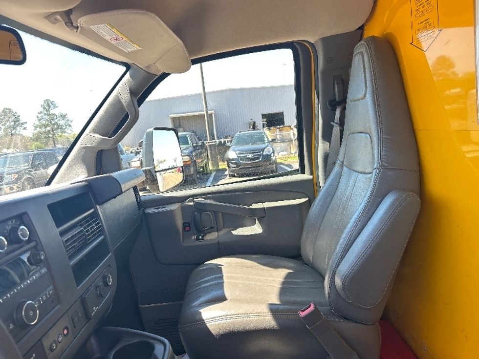 Light Duty Box Truck-Light and Medium Duty Trucks-GMC-2022-Savana G33903-Richland-MS-113,612\n\t\tmiles-$ 25,500 - Image 18