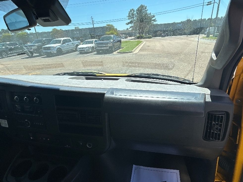 Light Duty Box Truck-Light and Medium Duty Trucks-GMC-2022-Savana G33903-Richland-MS-113,612\n\t\tmiles-$ 25,500 - Image 20