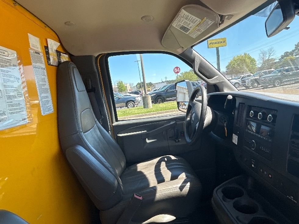 Light Duty Box Truck-Light and Medium Duty Trucks-GMC-2022-Savana G33903-Richland-MS-113,612\n\t\tmiles-$ 25,500 - Image 21