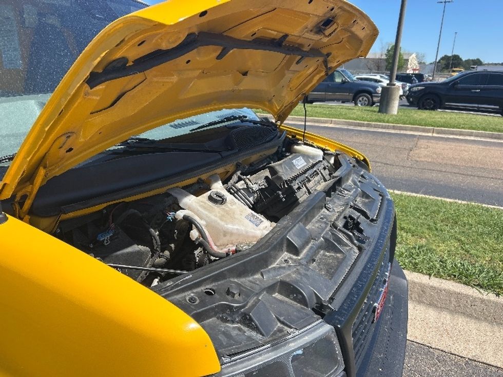 Light Duty Box Truck-Light and Medium Duty Trucks-GMC-2022-Savana G33903-Richland-MS-113,612\n\t\tmiles-$ 25,500 - Image 22