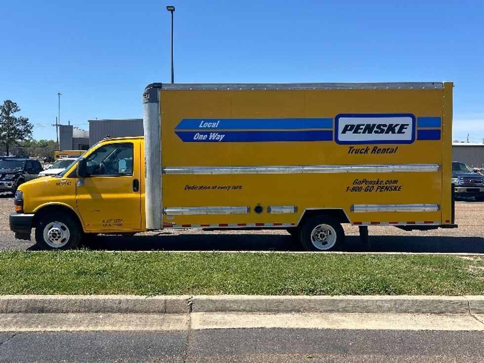 Light Duty Box Truck-Light and Medium Duty Trucks-GMC-2022-Savana G33903-Richland-MS-113,612\n\t\tmiles-$ 25,500 - Image 4