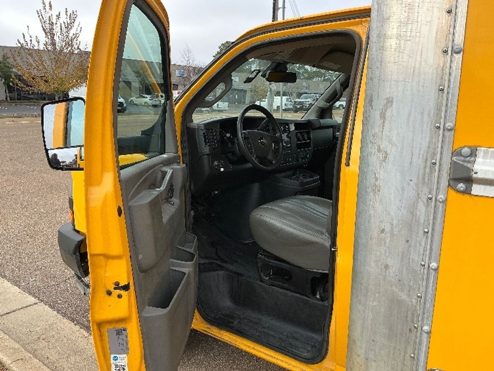 Light Duty Box Truck-Light and Medium Duty Trucks-GMC-2022-Savana G33903-Richland-MS-113,869\n\t\tmiles-$ 25,500 - Image 15