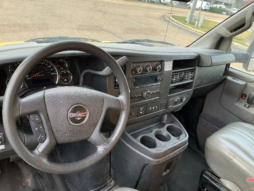 Light Duty Box Truck-Light and Medium Duty Trucks-GMC-2022-Savana G33903-Richland-MS-113,869\n\t\tmiles-$ 25,500 - Image 16