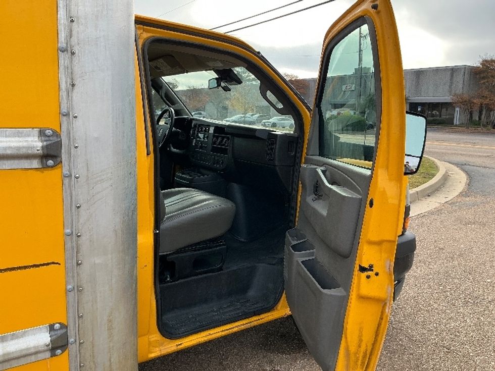 Light Duty Box Truck-Light and Medium Duty Trucks-GMC-2022-Savana G33903-Richland-MS-113,869\n\t\tmiles-$ 25,500 - Image 19