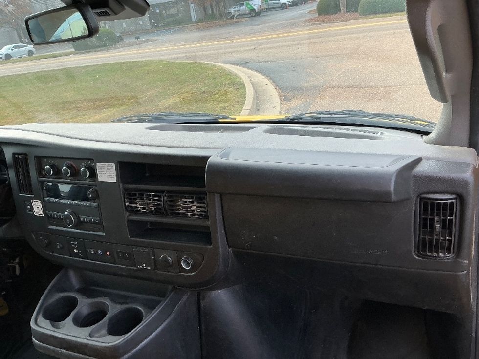 Light Duty Box Truck-Light and Medium Duty Trucks-GMC-2022-Savana G33903-Richland-MS-113,869\n\t\tmiles-$ 25,500 - Image 20