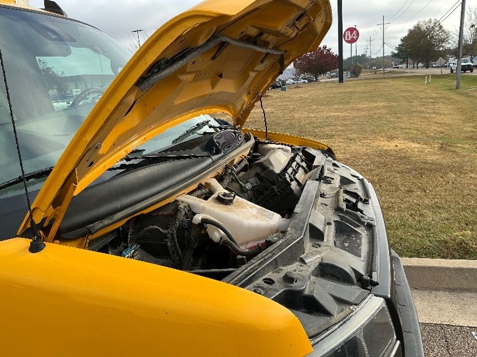 Light Duty Box Truck-Light and Medium Duty Trucks-GMC-2022-Savana G33903-Richland-MS-113,869\n\t\tmiles-$ 25,500 - Image 22